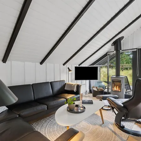 度假居 Torbjoern - 1-1km From The Sea By Interhome *