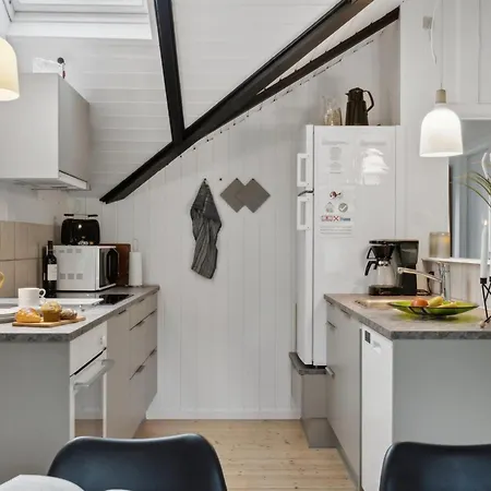 Torbjoern - 1-1km From The Sea By Interhome *